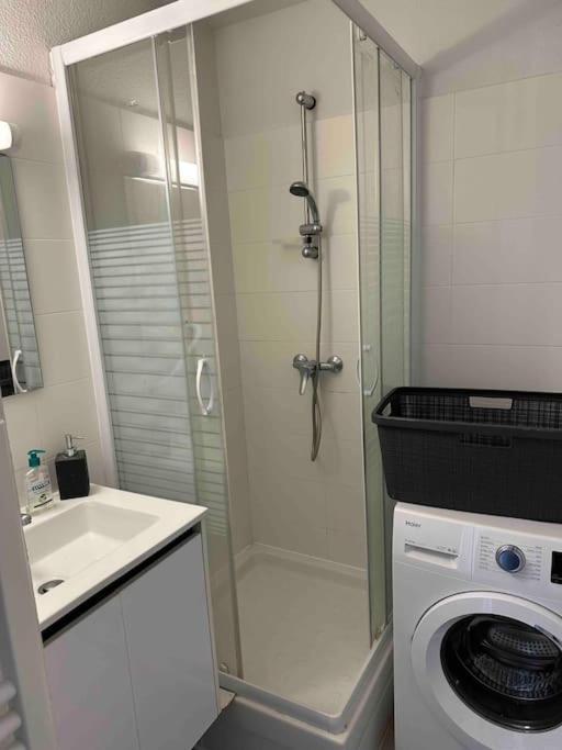 Appartement Face A La En Roussillon